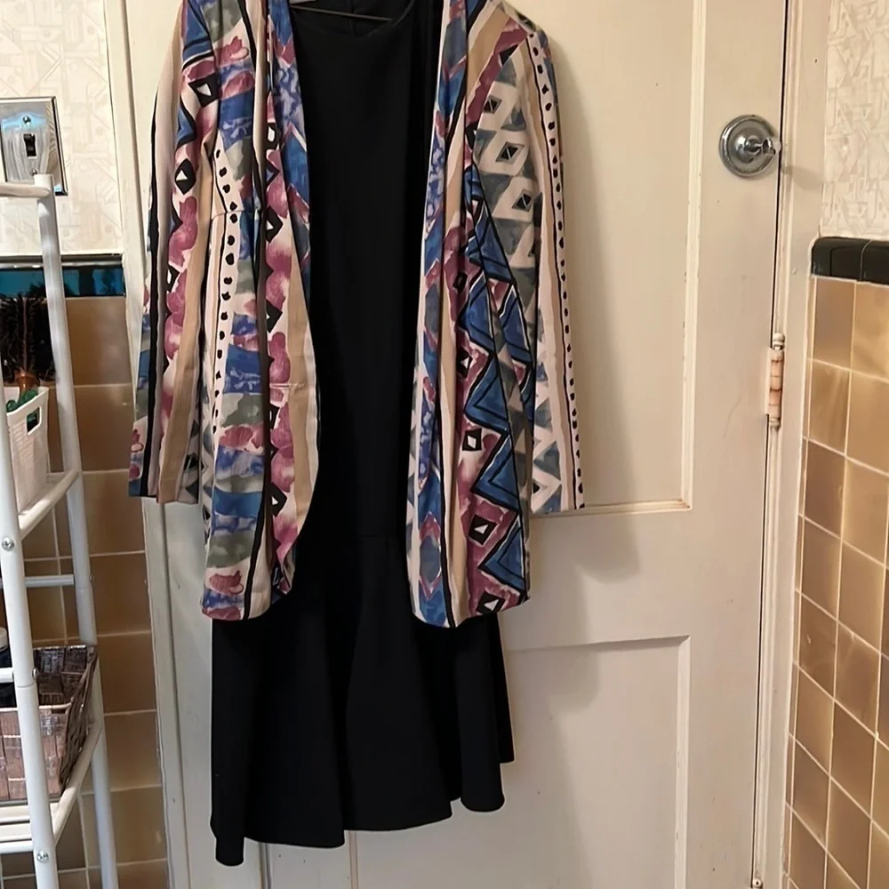 SLEEVELESS dress with Southwestern style jacket. Worn once. - Picture 5 of 6
